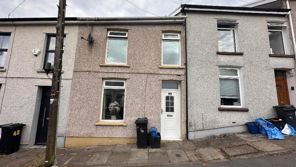 Thornwood Place, Treharris, CF46 5AB