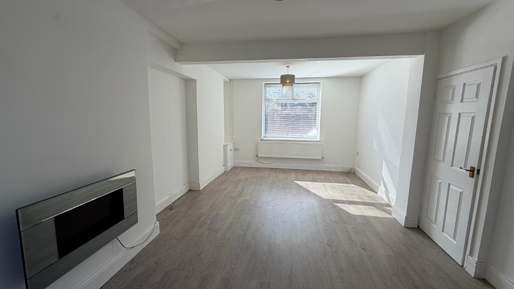 Nant DDu, Edwardsville, CF46 5NL